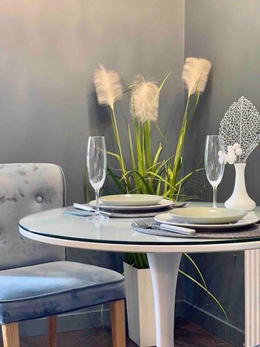 Atlant Luxury Apartments On Golovna Навпроти Тц Депот, Безконтактне Заселення Чернивци Екстериор снимка