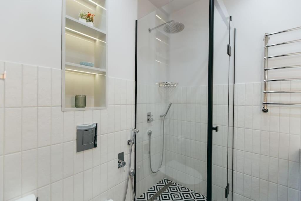Atlant Luxury Apartments On Golovna Навпроти Тц Депот, Безконтактне Заселення Чернивци Екстериор снимка
