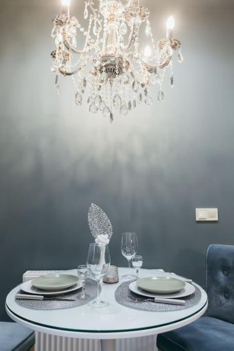 Atlant Luxury Apartments On Golovna Навпроти Тц Депот, Безконтактне Заселення Чернивци Екстериор снимка