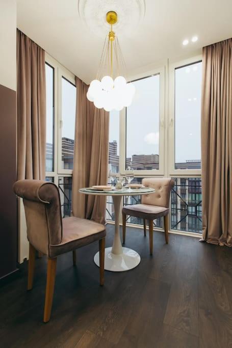 Atlant Luxury Apartments On Golovna Навпроти Тц Депот, Безконтактне Заселення Чернивци Екстериор снимка