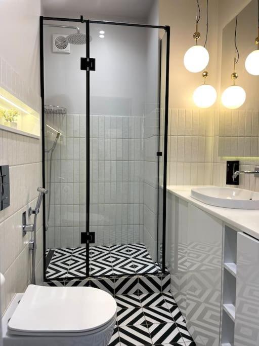 Atlant Luxury Apartments On Golovna Навпроти Тц Депот, Безконтактне Заселення Чернивци Екстериор снимка